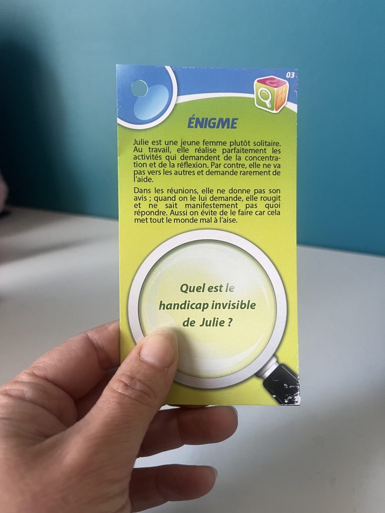 une carte du jeu de cartes sur le handicap invisible