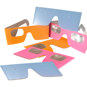 photo des lunettes de simulation visuelle :jaunes avec une vision borgne, roses avec une vision floue et bleues avec une vision tubulaire