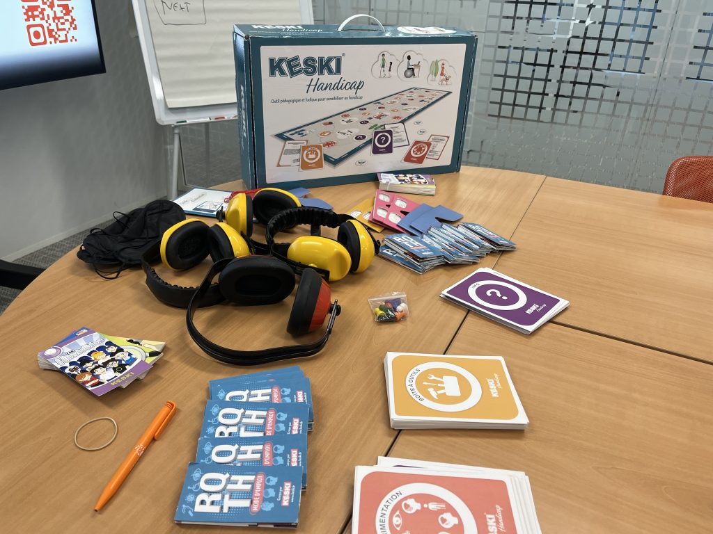 atelier ludique de sensibilisation au handicap avec la mallette KESKI Handicap